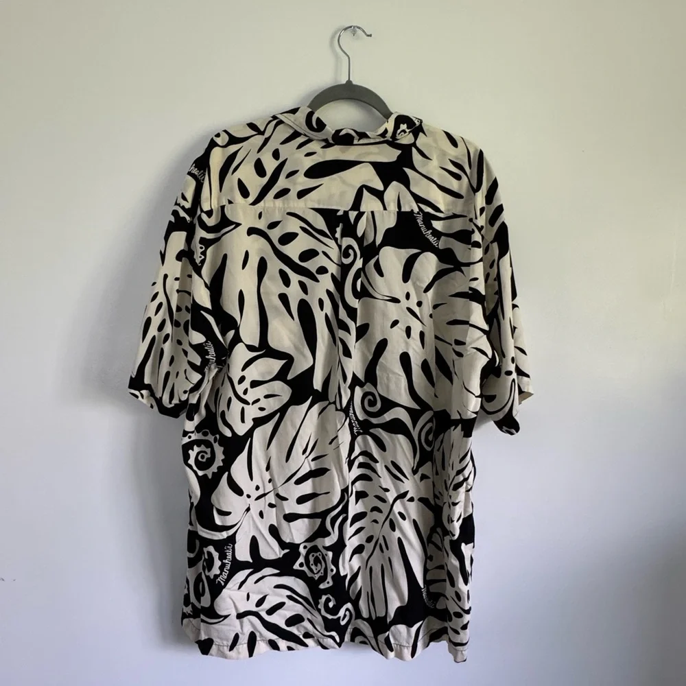 Manuhealii XL monstera pullover *does have flaws - Picture 2 of 4